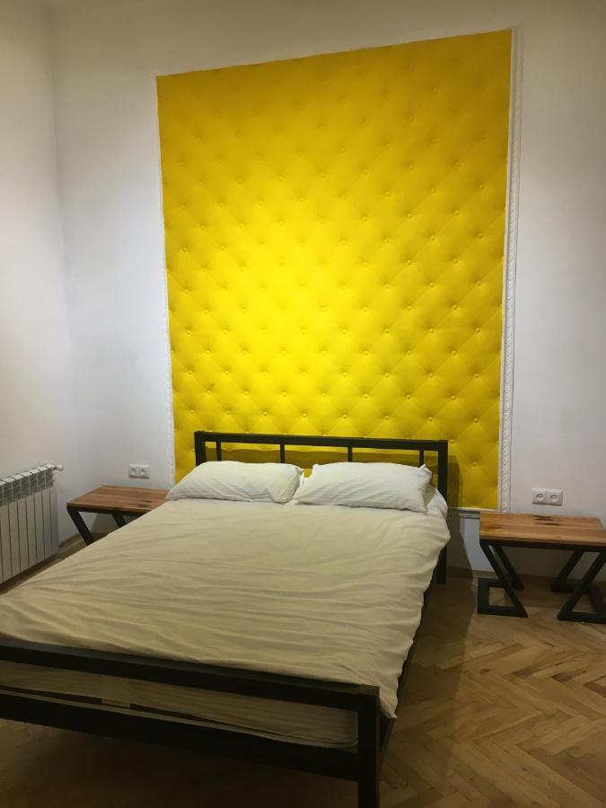 21/9 Baker Street Hostel Lviv Exterior photo