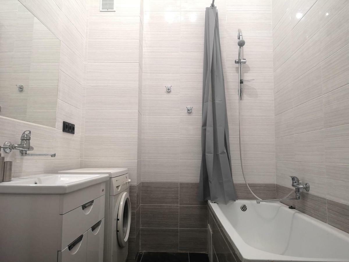 21/9 Baker Street Hostel Lviv Exterior photo